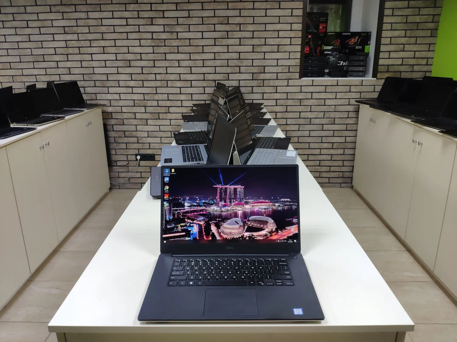 ᐉ Купити Ноутбук Dell Precision 5520 (i7-7820HQ | 32Gb | 512Gb