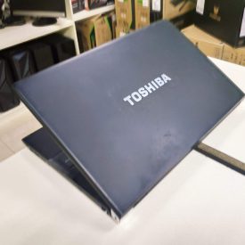 Toshiba R950