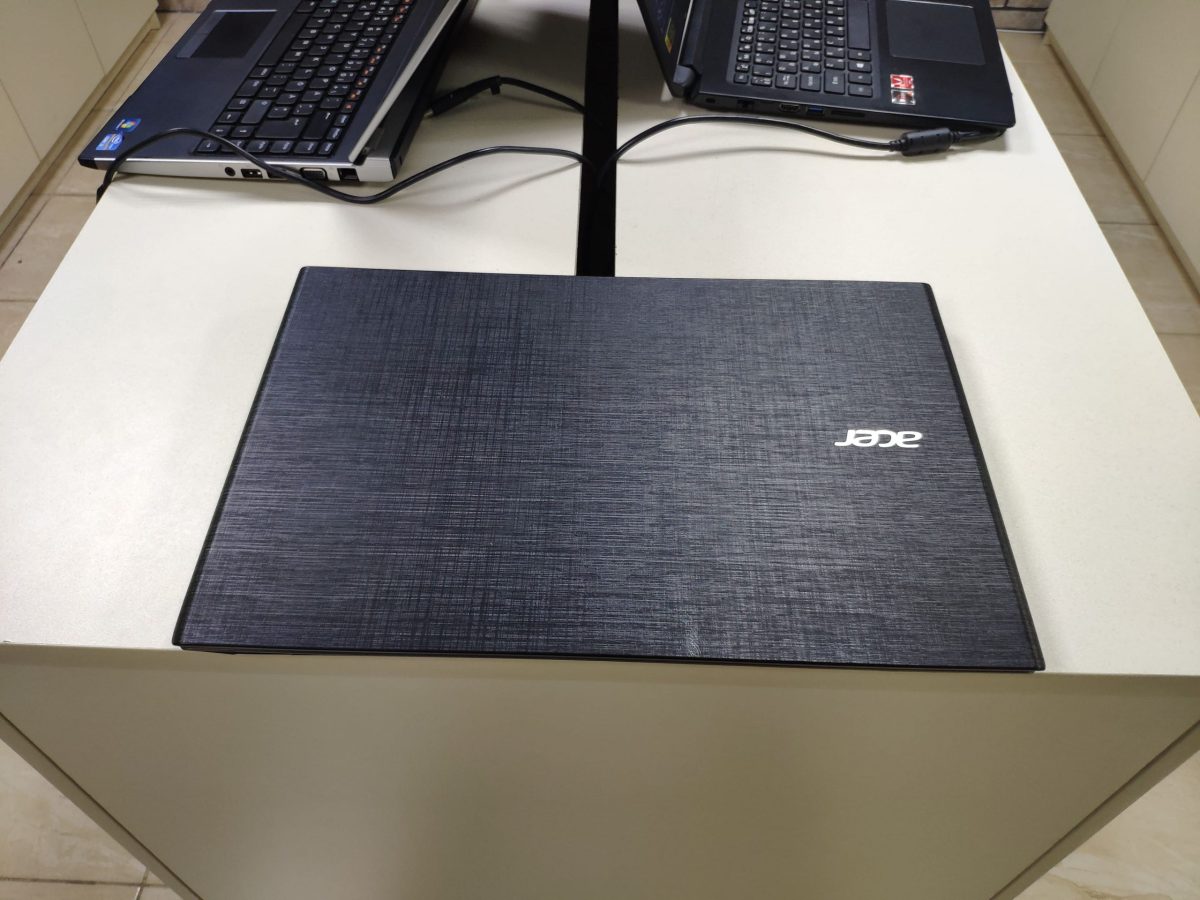 Acer ES1-512