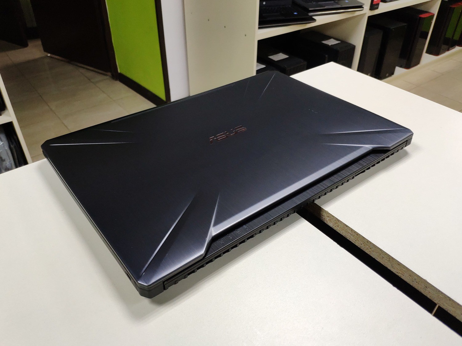 Ноутбук Asus TUF Gaming 504 (i7-8750H | 16Gb | 256Gb SSD | GeForce