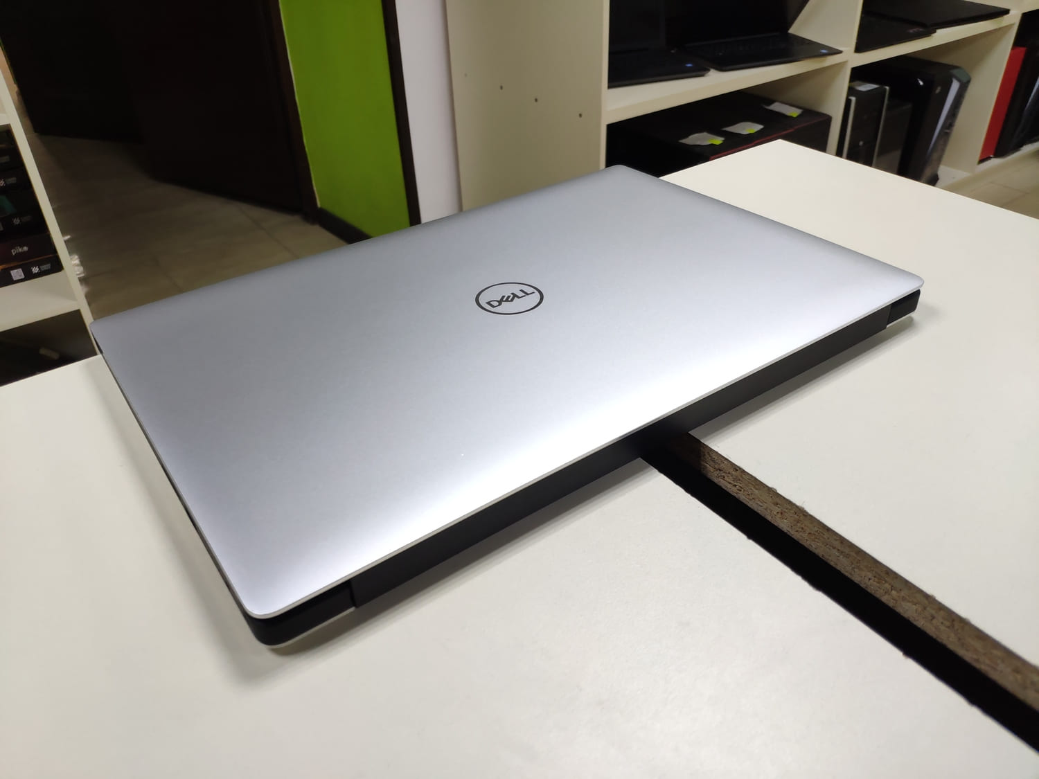 ᐉ Купити Ноутбук Dell Precision 5540 (i7-9850H | 16Gb | 512Gb SSD