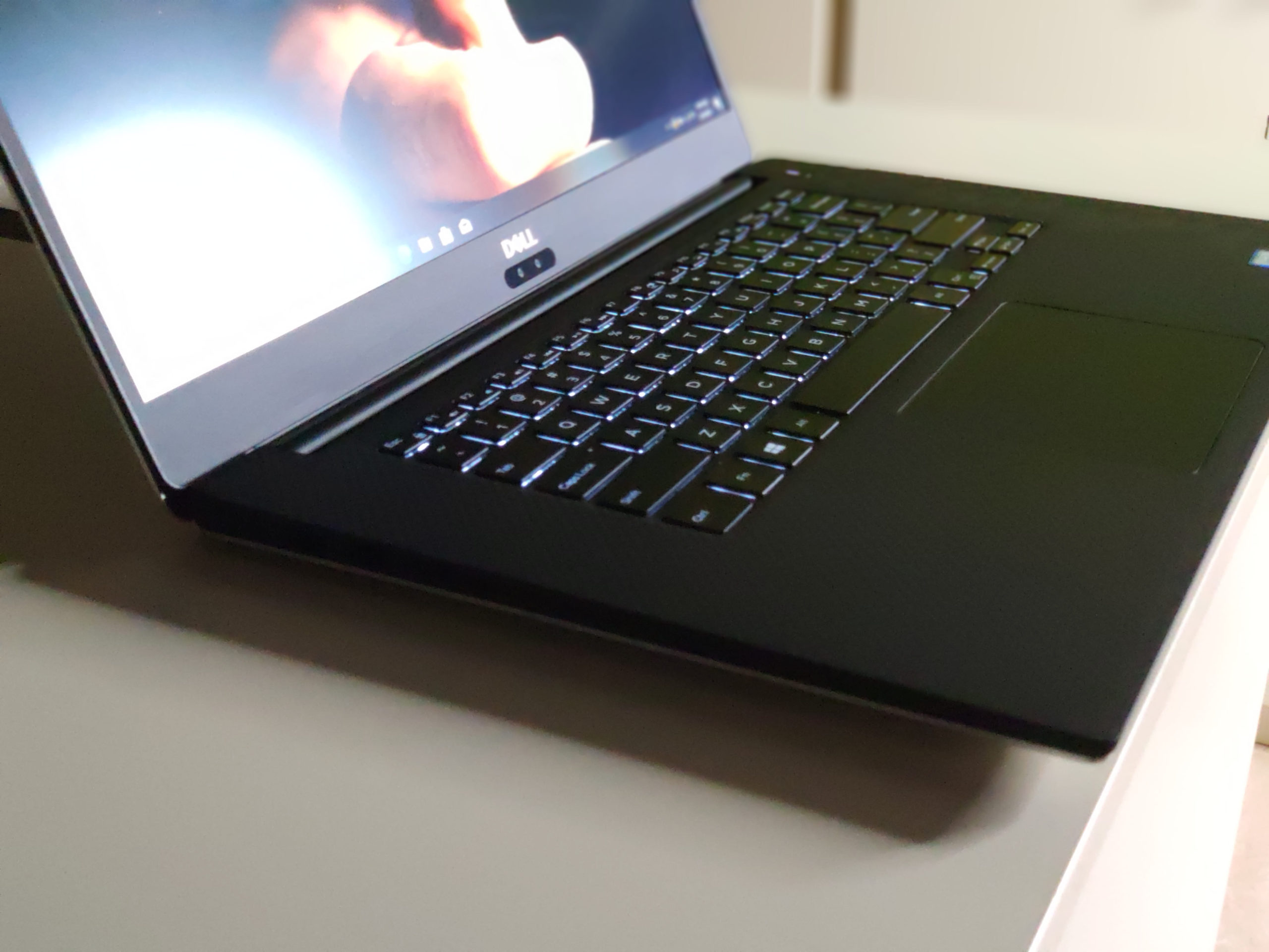 ᐉ Купити Ноутбук Dell Precision 5540 (i7-9850H | 16Gb | 512Gb SSD