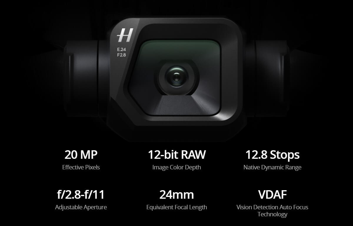 camera_ckassic.jpeg.pagespeed.ce.EdaGWSWF9z Передача видеосигнала достигает 15 км, а максимальное время полета — до 46 минут. Камера поддерживает 5.1K с обновленным 3-осевым стабилизатором. Интеллектуальная функция возврата домой и всестороннее обнаружение препятствий обеспечивают безопасные и надежные полеты.DJI Mavic 3 Classic — это более доступная версия квадрокоптера DJI Mavic 3 с одной основной 5.1K камерой без зум-модуля. В комплекте идет новый пульт DJI RC с встроенным 5.5-дюймовым дисплеем высокого разрешения, который отлично виден даже при ярком солнечном свете. На дисплее предустановлено приложение DJI Fly. Этот дрон сочетает передовые летные характеристики и мощную камеру Hasselblad, что позволяет оператору получать изображения профессионального уровня с превосходным качеством и детализацией.