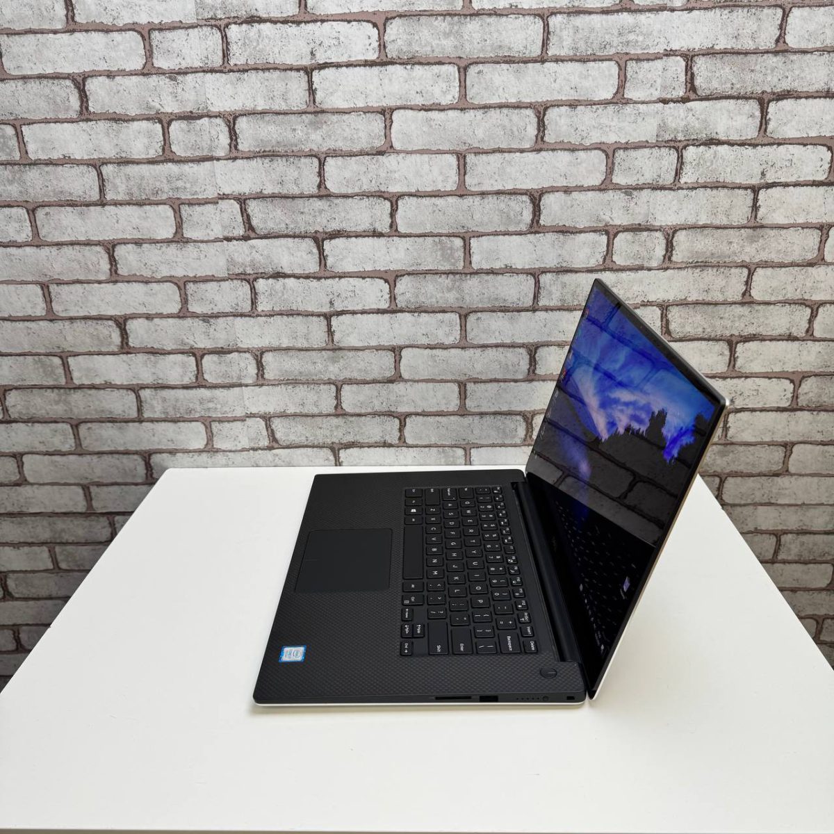 ᐉ Купити Ноутбук Dell Precision 5540 (i7-9850H | 16Gb | 512Gb SSD