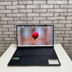 Asus ZenBook Pro 17 UM6702R
