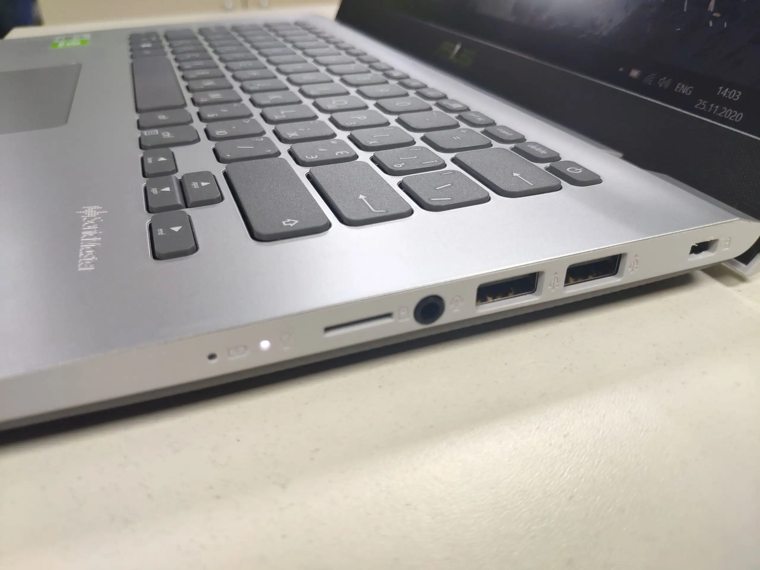Asus VivoBook X409J
