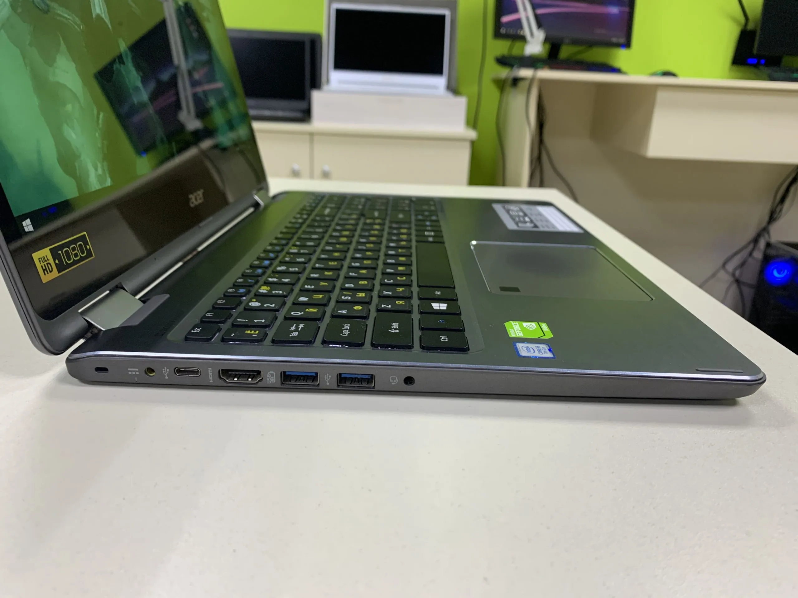 Acer R15