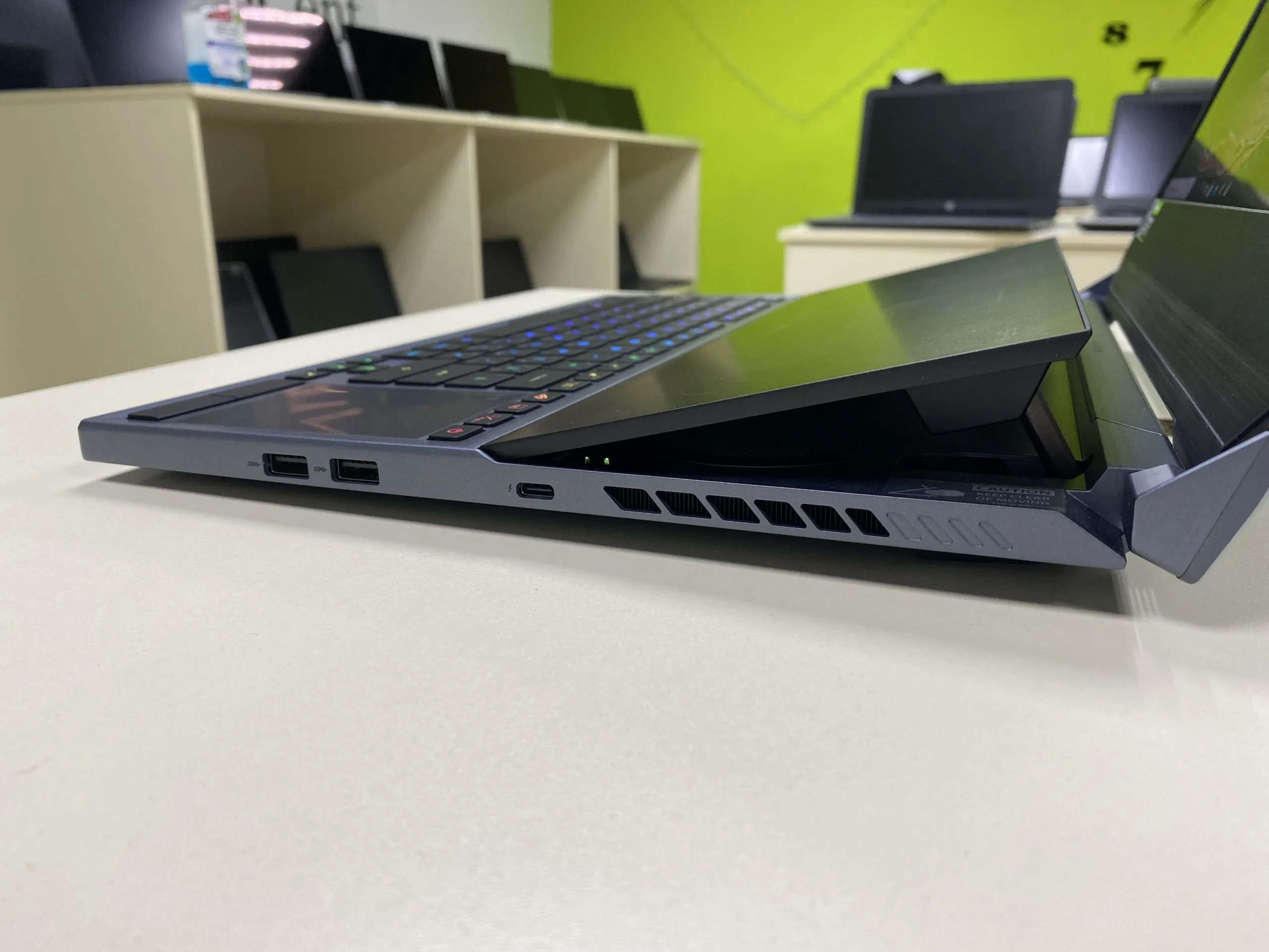 Asus Rog Zephyrus Duo 15 GX550