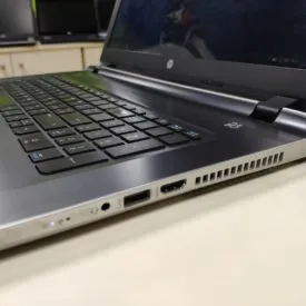HP Pavilion 17