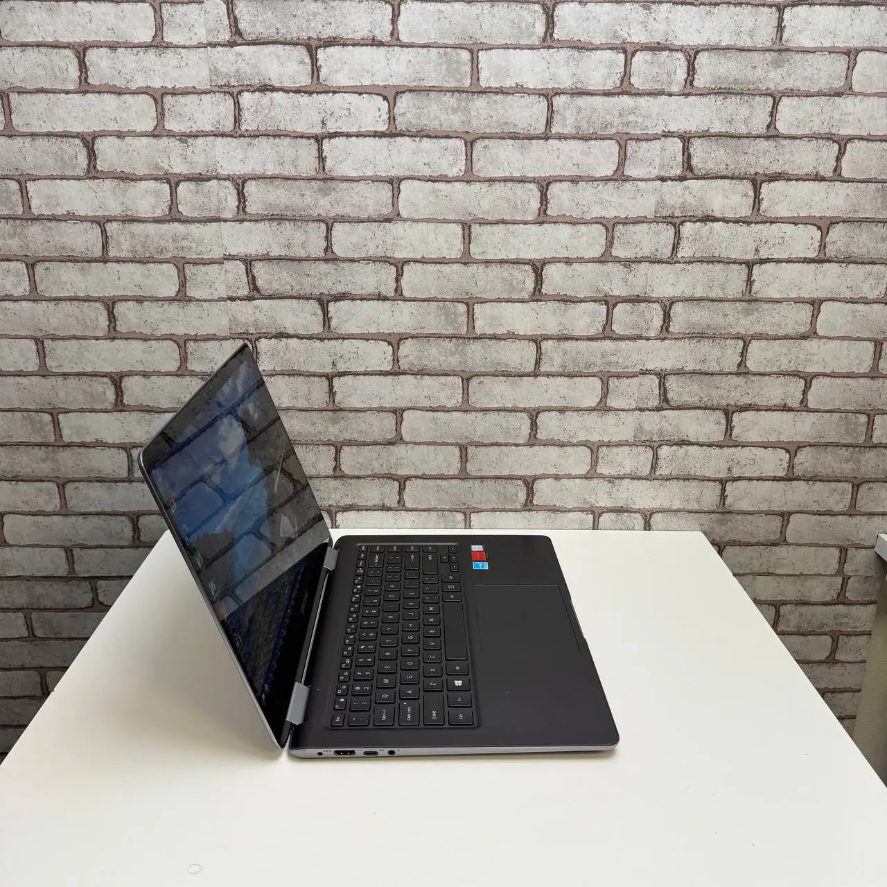 Samsung NP940X5N-X02US x360