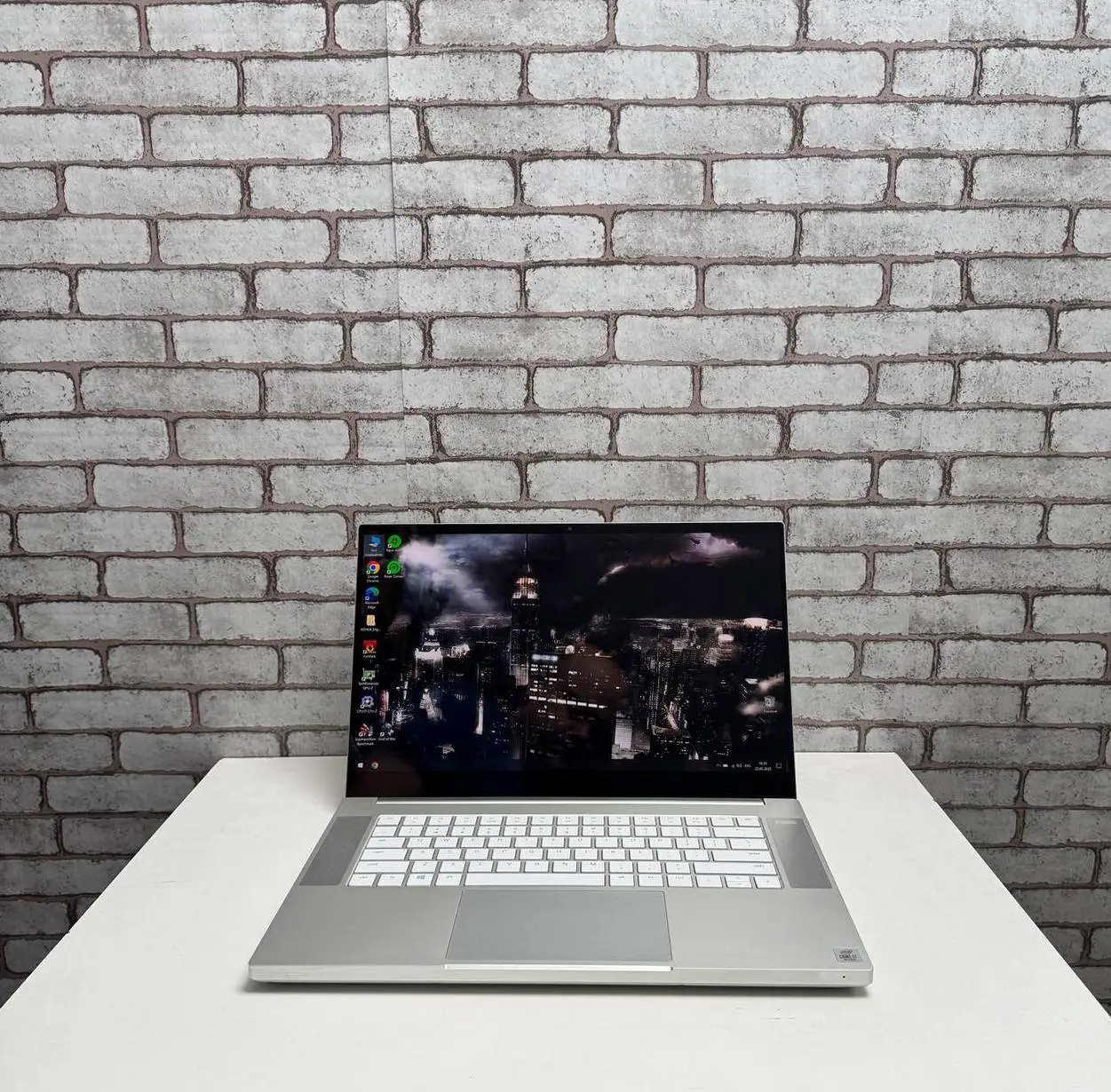 Razer Blade 15 RZ09-0328 Silver Razer Blade 15 RZ09-0328 Silver