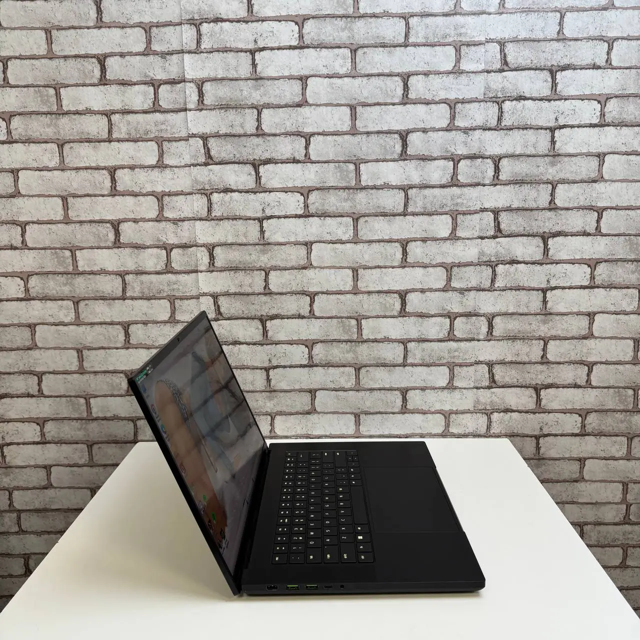 Razer Blade 16 RZ09-0483