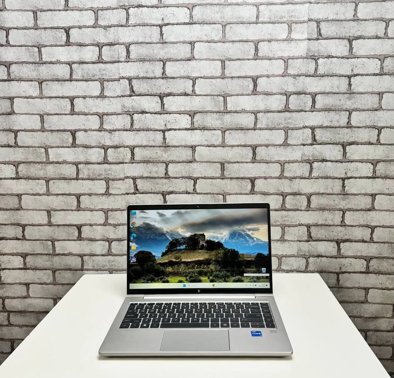 HP EliteBook 640 G10 HP EliteBook 640 G10