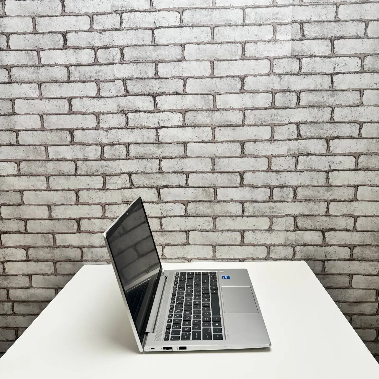 HP EliteBook 640 G10